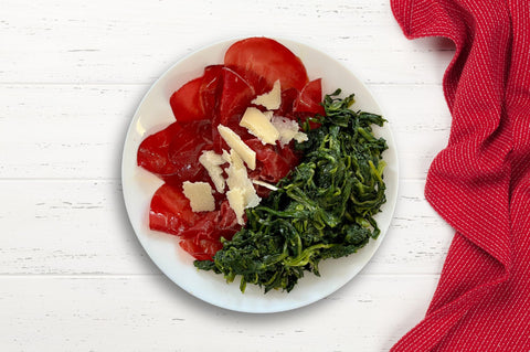 Bresaola con scaglie e cicorietta