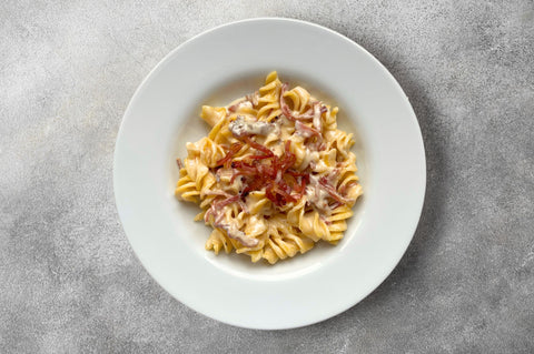 Fusilloni in crema di formaggio e speck