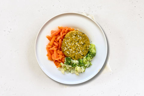 burger di ceci con carote e broccoletti