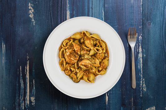 Conchiglioni al ragù di mare con pistacchi