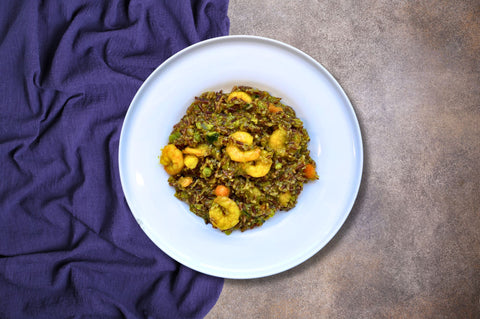 riso rosso con gamberetti al curry e verdure