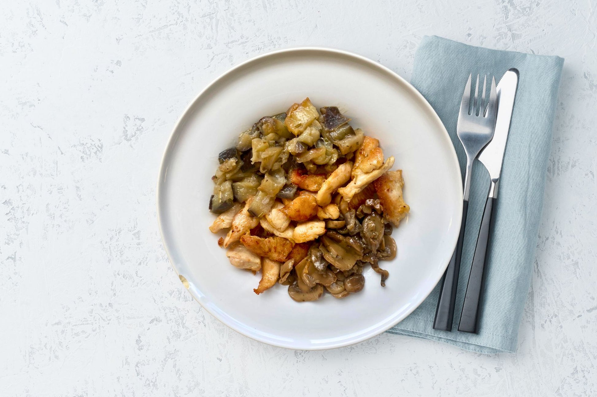 straccetti di pollo con funghi e melanzane